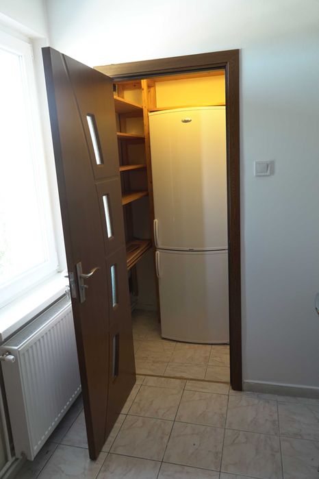 Vând apartament 2 camere str.22 Decembrie în Tg.Mureș
