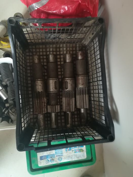 Части  за струг. Зъбни колела винтове.