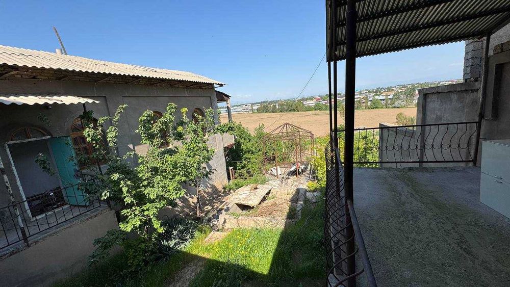 6 sotiq 2 etajli( yashasa bo'ladi) yana 2 sotiqni qo'shib olsa boladi