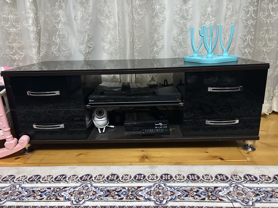 Подставка под телевизор