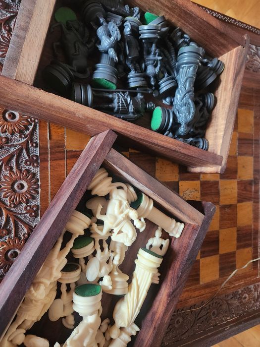 Măsuță de șah din lemn de trandafir, sculptată manual, cu sertare și p