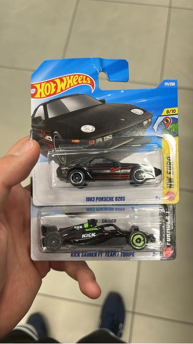 Vand masinute Hot wheels + macheta masina film James bond