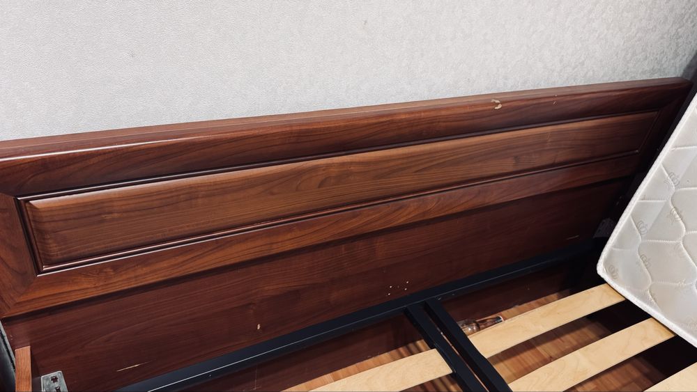 Кровать двухспальная