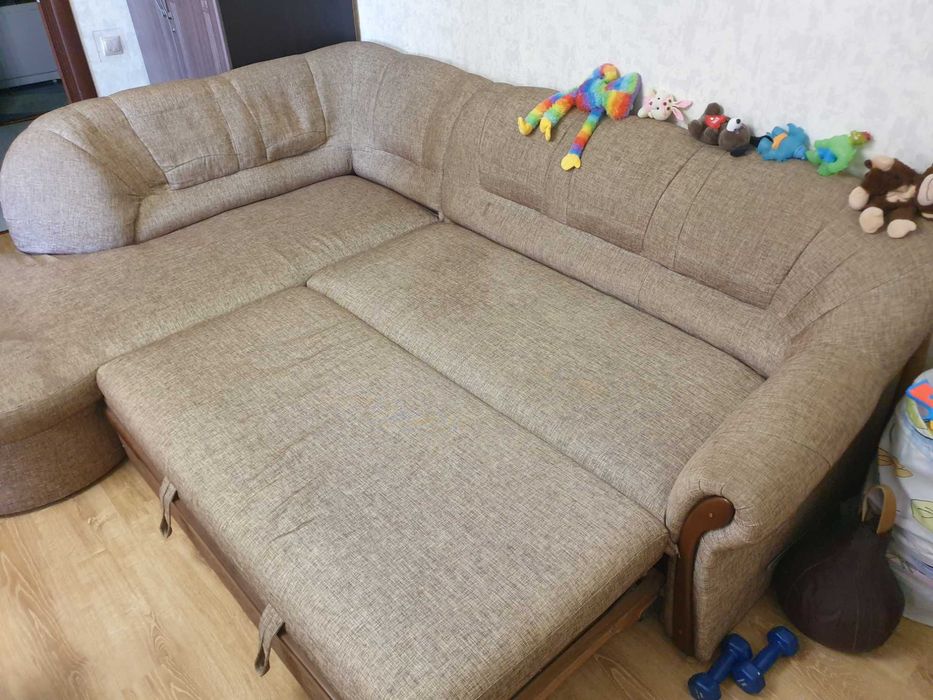 Продам диван угловой