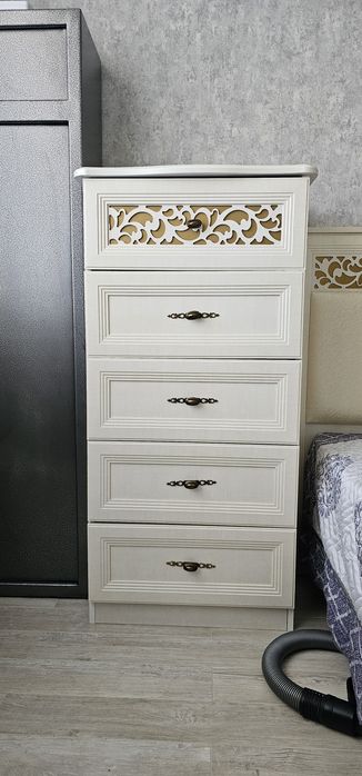 Спальный гарнитур Россия