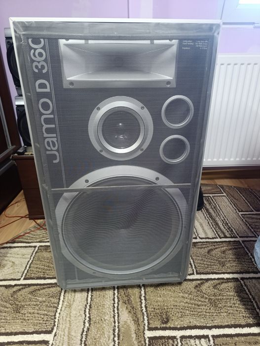 Vând boxă jamo d360 . combină Sony.boxe.