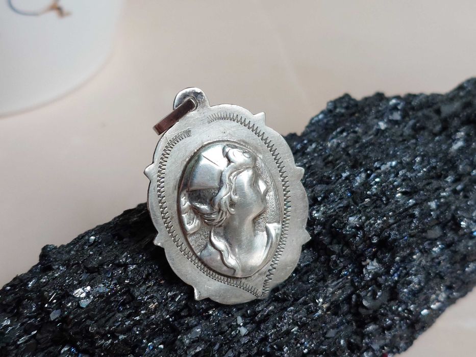 Pndantiv camee din argint din perioada art nouveau