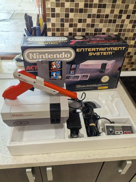 Vând Nintendo nes original în cutie
