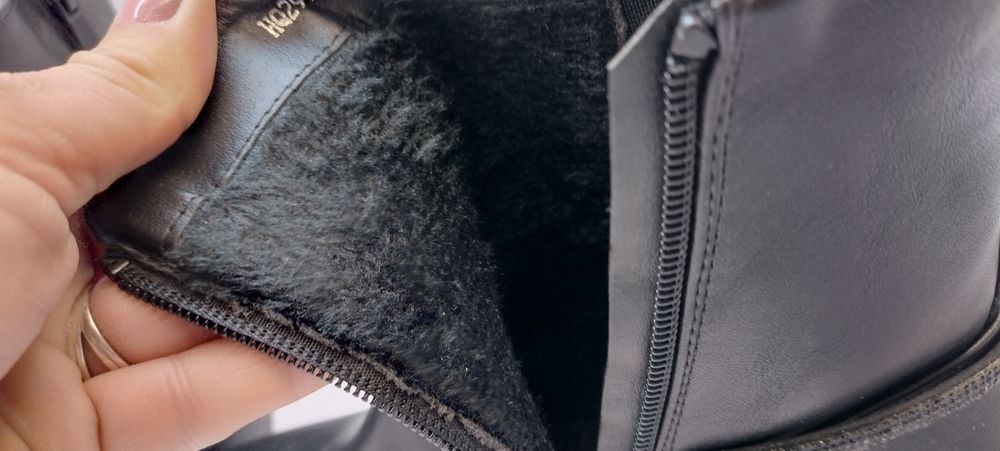 Дамски зимни боти. Чисто нови с мека вълнена подплата, 39 номер.