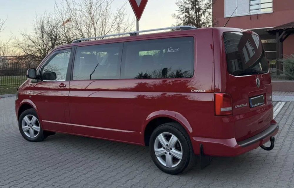 DE INCHIRIAT duba Vw Caravelle 8+1 locuri (se conduce cu categoria B)