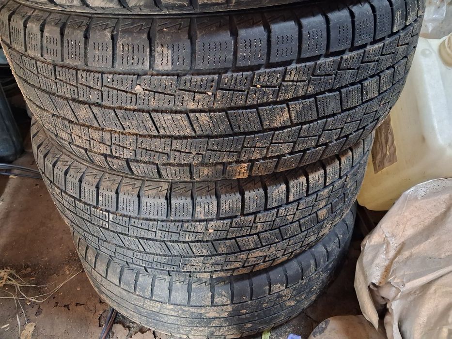 Продам покрышки r16