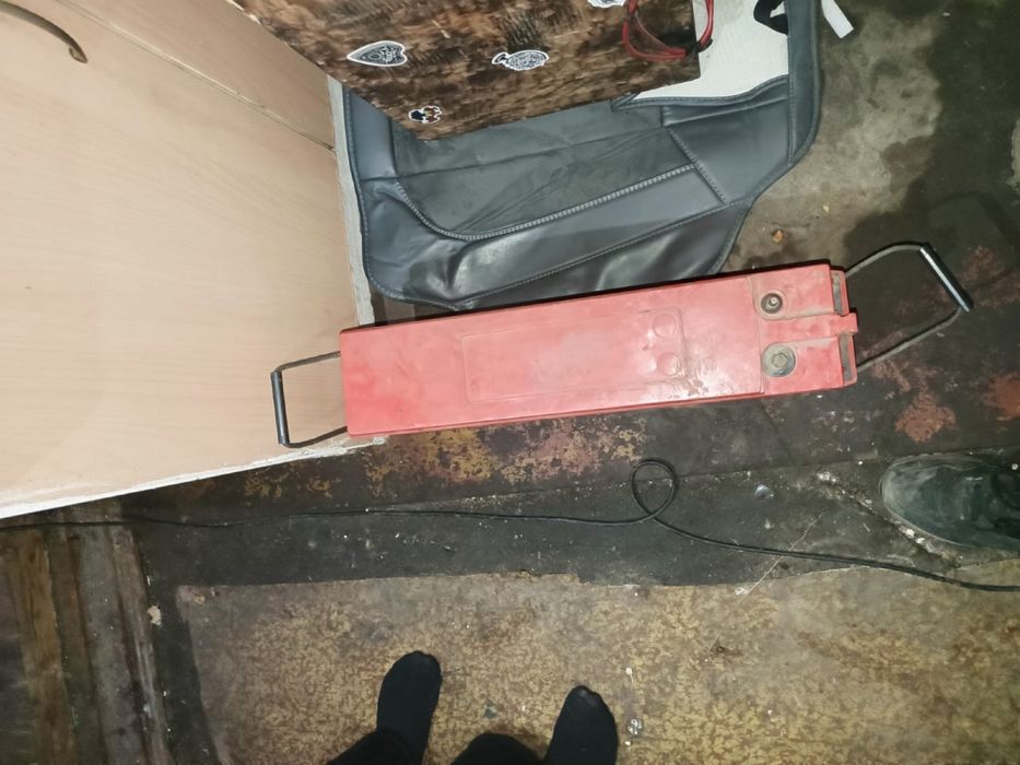 Продам Сам буфер и уселок