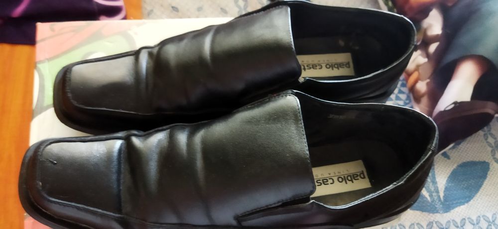 Vând pantofi piele naturala 44