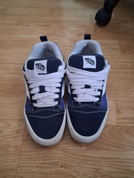 Продавам Vans Knu School