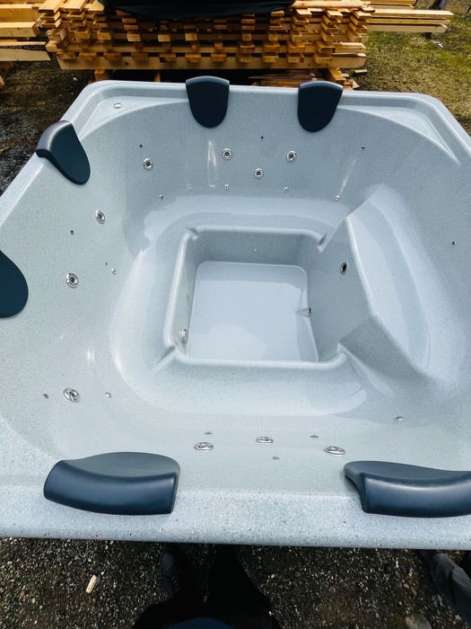 Ciubăr Jacuzzi granit