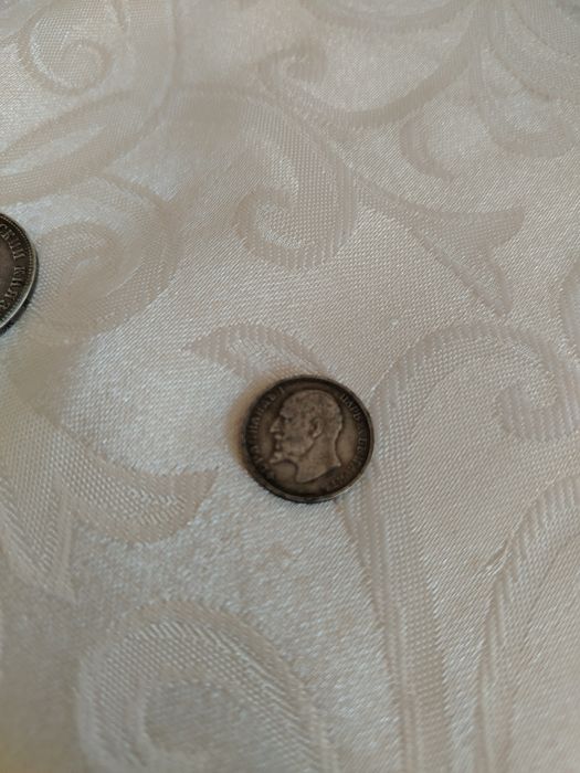 Сребърни монети ..