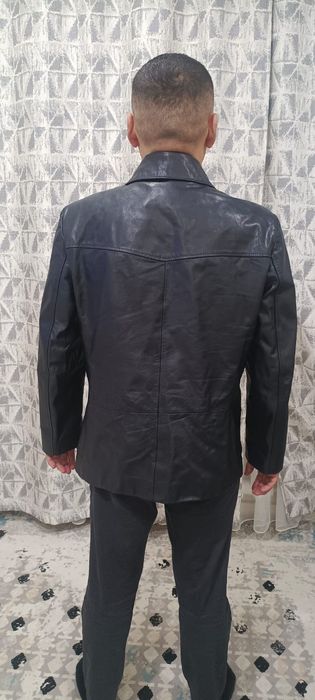 Продам мужскую кожаную куртку