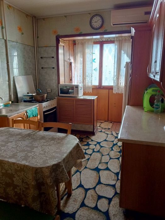 Продам  срочно квартиру район Юнус Абад 11 кВ 2х комнатная 64 кв.м