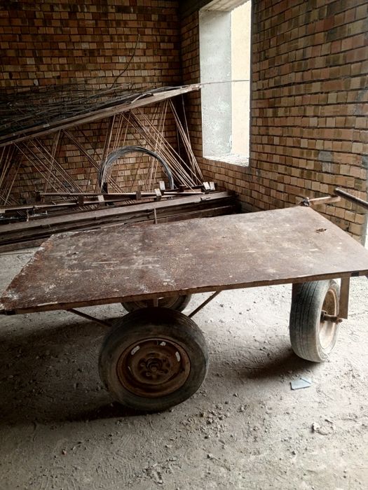 Tachka 3 balonli sotiladi holati yaxshi hamma joyi butun