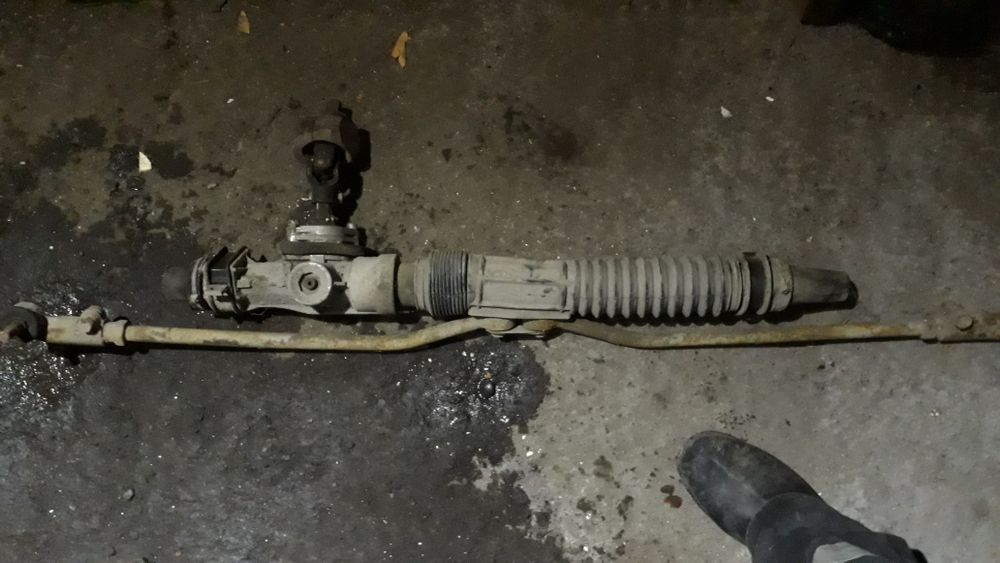 Продам рулевую рейку.