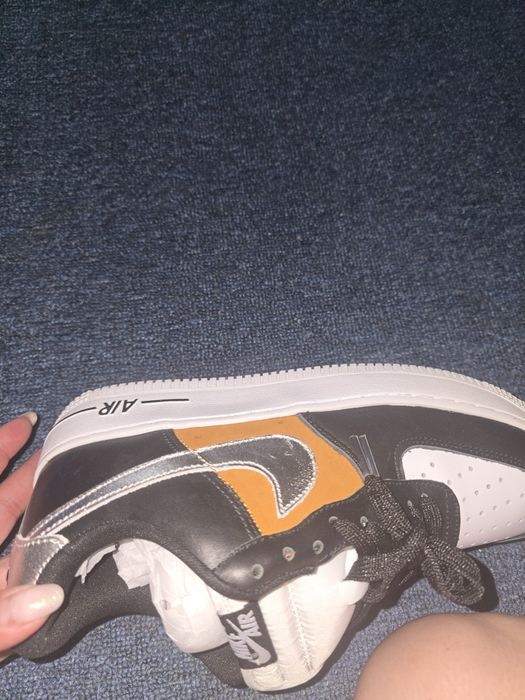 Adidași nike noi