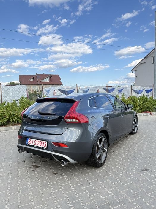 Volvo V40 R-Design D2 1.6 diesel - 2014