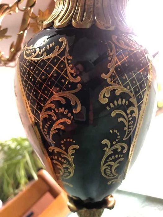 Plafoniera din bronz antic si portelan albastru cobalt Spania, sec XX.