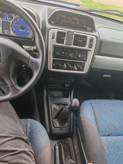 Mitsubishi pajero pinin vând sau schimb cu moto Chopper - turing