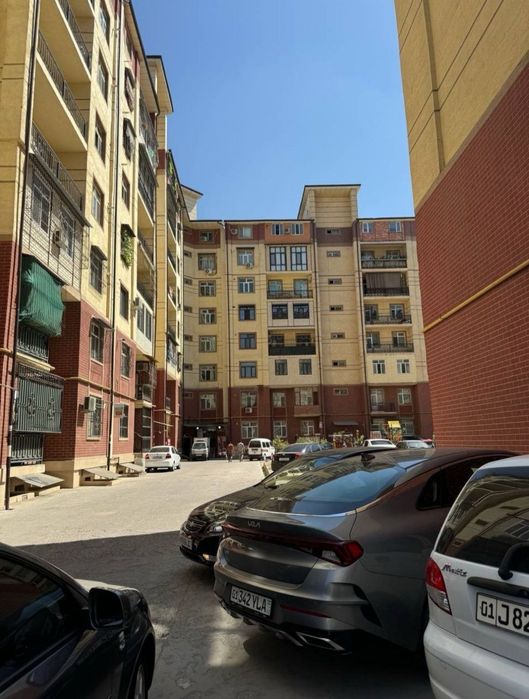 СРОЧНО!!! Продаётся 3.1.8 каробка 89,90 кв метр