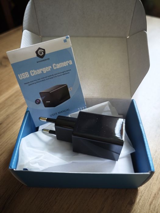 Скрита камера в адаптер за зареждане