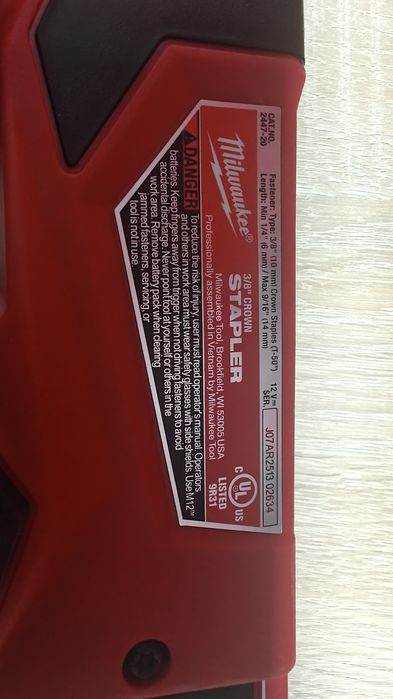 Capsator milwaukee m12  model destinat pietei de America