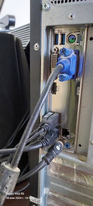 Настолен компютър с монитор Acer V223HQV