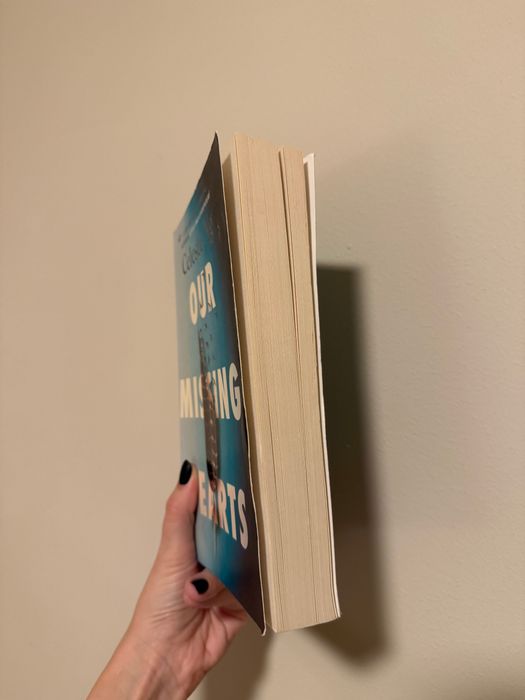 Книга с меки корици на английски език Our missing hearts, Celeste Ng