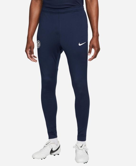 Оригинално долнище на Nike - Chelsea! S размер