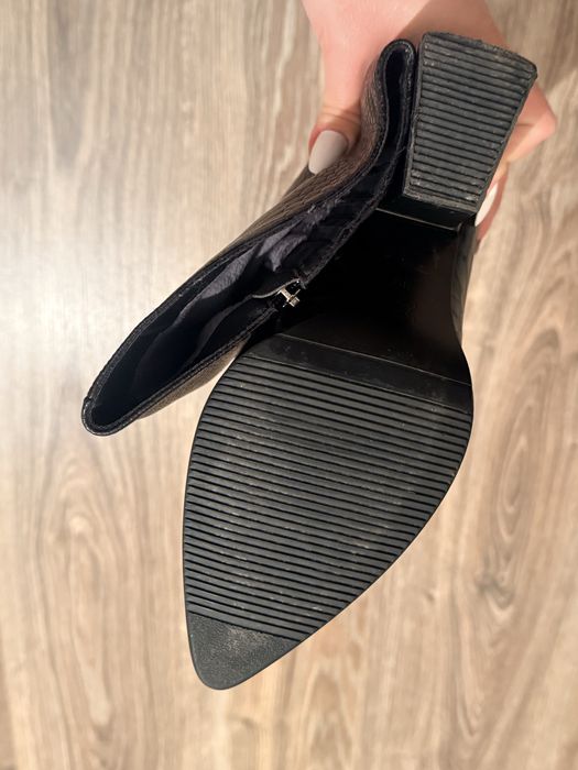 Продам кожаные сапоги.