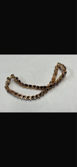 Brățara de  aur cu diamante negre