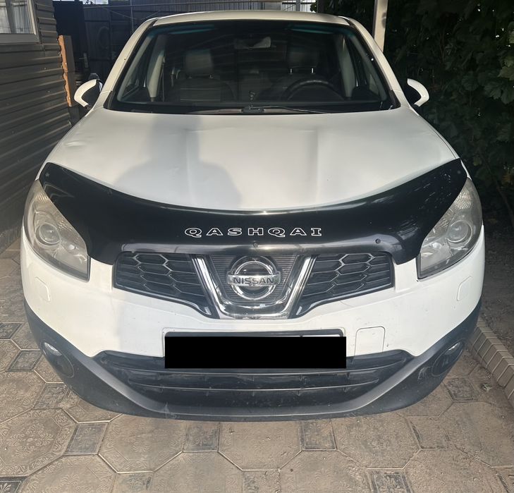 Легковой автомобиль Nissan Qashqai 2012 года