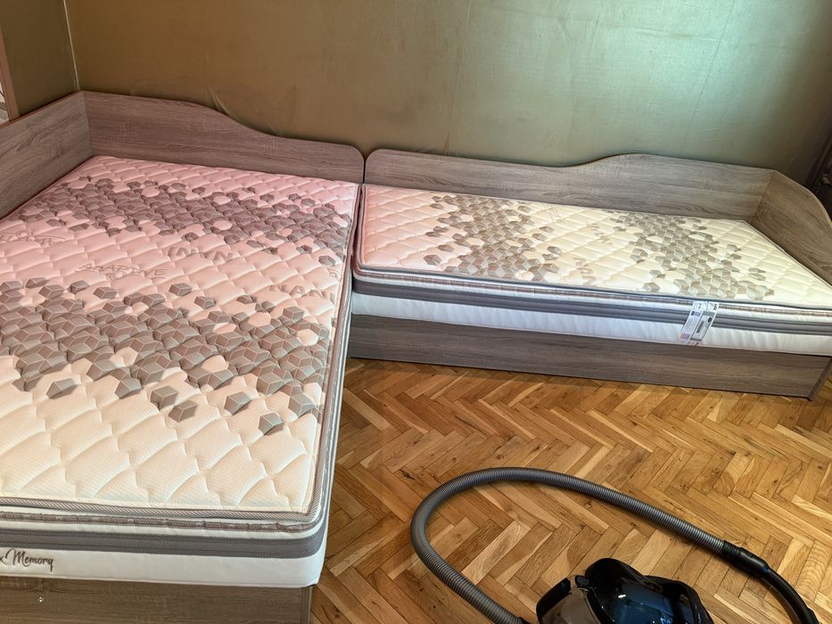 Чисто нови легла с чисто нови матраци висок клас на нани!!