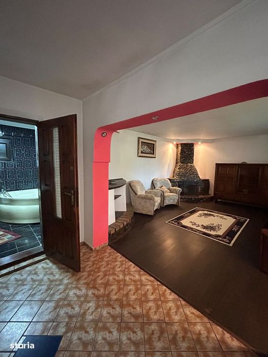De vanzare casa la 5 min de Roman, 3 camere,teren de 817mp,Pret 99000e