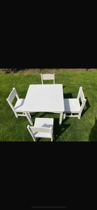 Măsuță cu scaune Pt copii de lemn