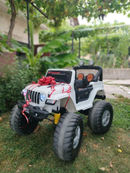 Джип на ток в добро състояние.