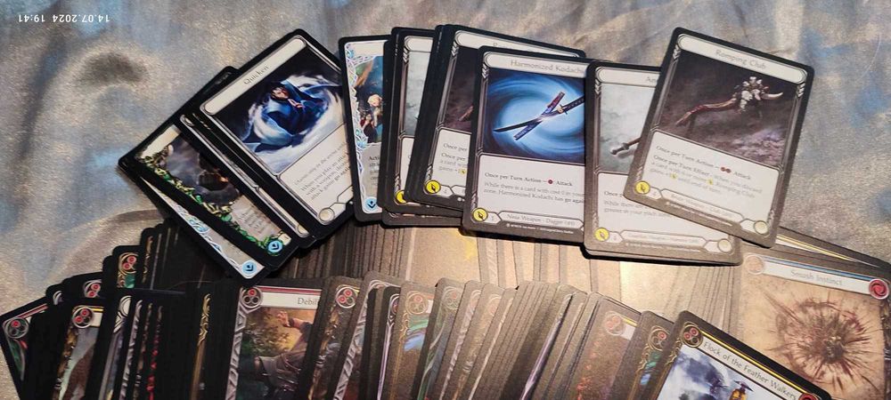 Карти Flesh and Blood (Над 360 бр.)