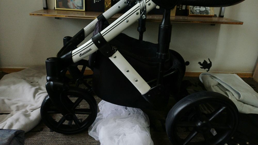 Cărucior/căruț copii 3 în 1 sport+landou+scaun auto.Krausman Limited Edition.

-- design modern

-- calitate superioară

-- practic și ușor

-- cadru