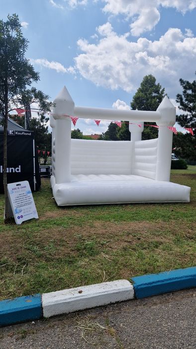 Castel Gonflabil De Inchiriat