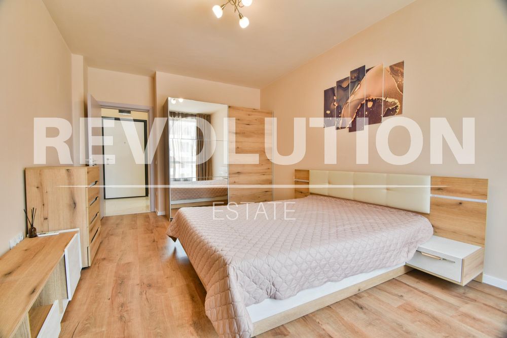 Двустаен апартамент в ж.к. Кръстова Вада