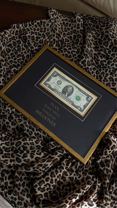 Подарок деньгами, доллары.