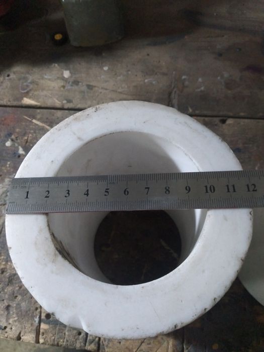 Фторопласт цилиндрической форммы