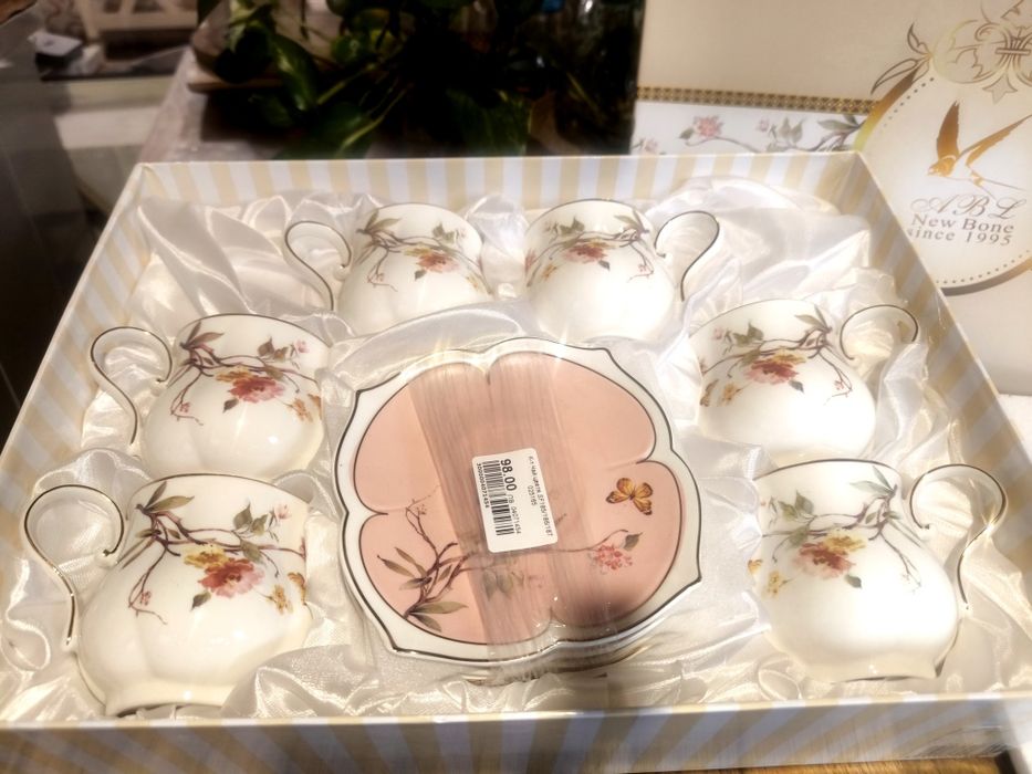 Порцеланов сервиз 12 части