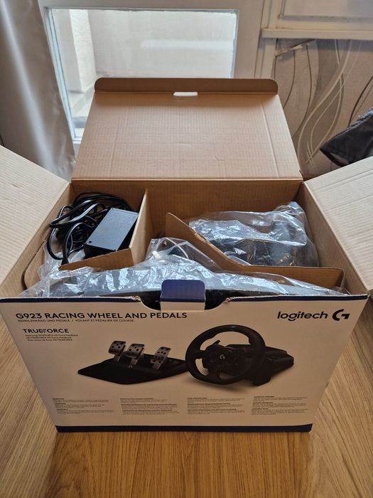 Волан с педали Logitech G923