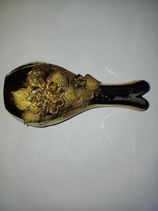 Керамична ваза златиста